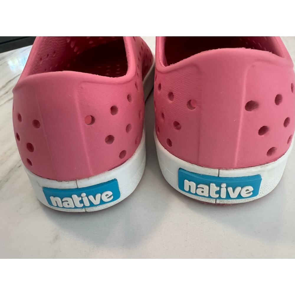 Native Jefferson Kids' Slip-on in Pink C 11 Lightweight & A Go to Summer Shoe! - Picture 9 of 9